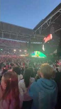 coldplay - paradise #foryou #concert #coldplay #wembley