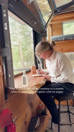 ARTIST SPOTLIGHT⚡ Meet Hannah Veiga, pyrography artist and our sixth hosted Artist Fellow! ⚡ Hannah creates original wood burnings inspired by her love of flora, fungi and all things nature. ⚡ During her visit to our Penner cabin in Haliburton, Hannah took inspiration from her long rainy walks and the surrounding wildlife to create a new piece of art. Check out Hannah's stunning work @hannahveiga.studio Thanks for visiting us Hannah! @Hannah | Pyrography Art #canadianartist #artistsoninstagram #