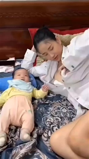 Breast Feeding Mom on Instagram: "Milk Feeding #feeding"