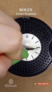 Custom detailed, hand-painted 911 Porsche Carrera artwork on a vintage Rolex Oyster Perpetual by @eggcraft_watches 👌🏻 🎥 @eggcraft_watches 🚙 #PorscheWatch ————————————— #PorscheForum #Porsche911uk #911uk #p911uk #911ukForum —————————————— 🔗 All rights and credits reserved to the respective owner(s) #WatchPorsche | Porsche 911UK