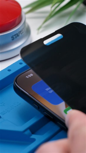 The iPhone 18 Pro Privacy Screen Protector Issue.. #Shorts
