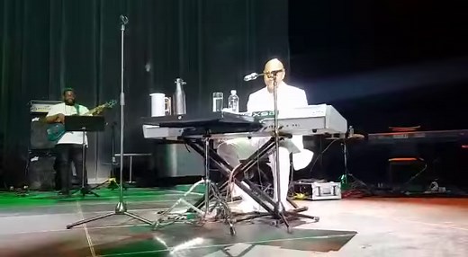 Looking forward to returning to SA in 2022! I hope you enjoy my live version of “How Do You Heal A Broken Heart” at the Sun Arena at Times Square in 2019. It was a sold out concert, and I’m truly grateful to all of you that showed up!! Have a wonderfully blessed weekend. Love, Chris😊❤️ | Chris Walker