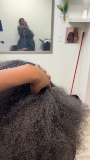 🚨🚨🚨Walk In Wednesdays consist of a basic sew in with minimum leave-out 💇🏾‍♀️. ✨Ask about hair included deals . ✨ Shampoo & Trim included! Click the link in bio to book or DM me to get a spot every Wednesday! #diamondesigns#atlhairstylist#sewin#middlepart#walkinwednesdays#sewinweave#sewinatl#sewinspecials#booknow#atlantahair#georgiahair#buckheadstylist#explorepage✨ | Diamon Danielle