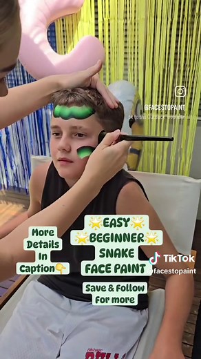 Learn this EASY and ACHIEVABLE design👇 Perfect for beginner Face Painters! What you will need: 🌟3/4 inch flat brush - one stroke snake 🌟Round no. 3 brush - snake stripes, eyes, mouth 🌟Scales stencil (optional) Great design for: 🖌️Beginners 🖌️To keep the line moving 🖌️For little faces that can't sit still for long Three SIMPLE steps: 1. Paint the one stroke snake body, head & tail - TIP - Use a split cake that has a dark/black edge. My FAV and the one featured here is @amy_grigg 'Emerald C