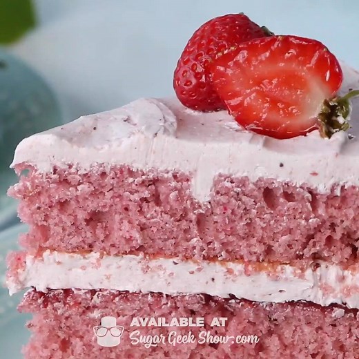 Strawberry cake made with REAL strawberries! Use strawberry reduction inside of the cake, as a filling and in the buttercream to get delicious strawberry flavor in every bite. Recipe 👉 https://sugargeekshow.com/recipe/strawberry-cake-recipe/ | Sugar Geek Show