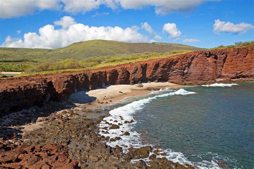 This Hawaiian Island Has No Stoplights, No Crowds, and Two Ultra-luxe Hotels—How to Visit