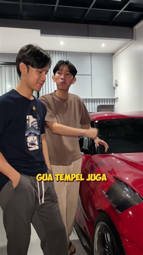 ada ga nih logo sarung jempol yang nempel di super car selain apking😎