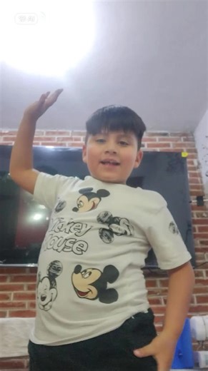 Videos de mis.aventuras.mias. (@emi.y.las.aventuras) con “som original - 🇧🇷”