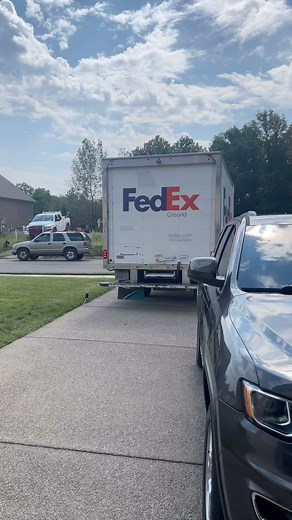 Dectric Lewis on Instagram: "Fed X brought it I got it and put it up with the help from my neighbor #Mikolo #mikolofitness #joininmikolo thanks for getting this here"