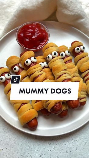 “ Mummy Dogs ” #halloween #halloween2021 #halloweendiy #halloweendiys #halloweenfood #halloweenfoodideas #halloweensnack
