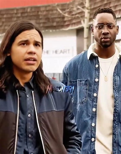 Cisco & Chester Get Stuck in the ’90s #Theflash #Arrowverse #Dccomics #Grantgustin