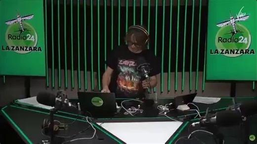 #Parenzo ironizza: “A me piacerebbe essere nei file #Espstein perché almeno non sarei qui con te [...] Mentre, il nome ad esempio, faccio un nome a caso, il nome di #RulaJebreal ad esempio appare qualche volta nei file Epstein. Poi lei dice che appare perché è stata... non ha mai partecipato... non l'ha mai visto, ovvio ovvio... però il suo nome è nei... il mio non c'è.”#LaZanzara del 26 Marzo 2026