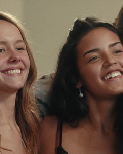 Amin revient à Sète pour une nouvelle histoire. 📅 Mektoub My Love : Canto Due, le 3 décembre au cinéma. | Pathé Cinémas