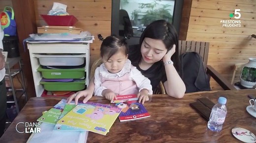 La Chine, un géant démographique avec ses 1,5 milliards d’habitants... Pour contenir cette population, le pays a longtemps pratiqué la politique de l’enfant unique, une politique abandonnée en 2015. Aujourd’hui, le pays en paie toujours les conséquences. Reportage. | C dans l'air