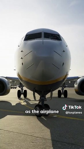 Microsoft Flight Simulator VS X-Plane Disclaimer: This video is just sharing what matters to me in the simulators. There are more differences and depending on use case one might be better or worse for you. But these are the things that I find myself most bothered by in each simulator #aviation #airplane #foryoupagee #boeing #aviationlovers #airplanes #boeing737 #flightdeck #boeing777 #airport #pilot #airbus #flightsim #airbusa320 #flightsimulator #msfs2020 #xplane