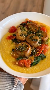 MUSHROOM “SCALLOPS” 🍄🤤 one of my favorite ways to cook with trumpet or king oyster mushrooms is to turn them into #mushroomscallops! They’re meaty and absorb a ton of flavor. I typically get my mushrooms from the farmers market, international markets, or health food stores. For the plant based smoked Gouda grits I used the brand @nutsforcheese I linked the recipe to the mushrooms in my stories. Oh yeah, yes, the butter is vegan 😊 #veganscallops #veganseafood #mushroomrecipes #veganrecipes #pl