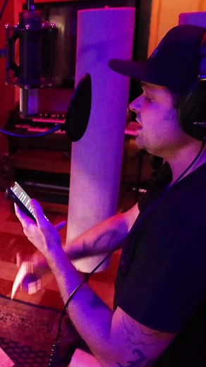 Hotel Kalifornia: Recording Session in the Lab