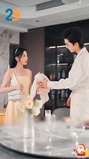 37K views · 801 reactions | Episode 1 - Ang presidente ng kumpanya ay hindi sinasadyang mainlove sa nakababatang kapatid na babae ng kanyang matalik na kaibigan, kaya gumawa siya ng paraan upang makasunod sa kanya pauwi. ! | Style Projectss "Tasarım Projeler" | Facebook