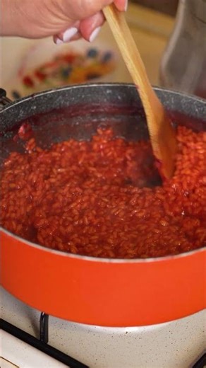Having dinner guests? Impress them with this RED BEET RISOTTO!