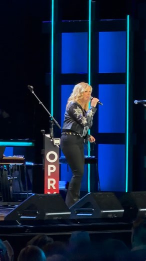 Music Mayhem on Instagram: "@trishayearwood paid tribute to Country music icon @Reba McEntire with a special performance of “How Blue” in honor of Reba’s 40th Anniversary as an Opry member. The legendary Country Music Hall of Fame member was officially inducted into the Opry family on January 14, 1986. Reba made her Opry debut in 1977. #TrishaYearwood #RebaMcEntire #Reba #CountryMusic #GrandOleOpry"