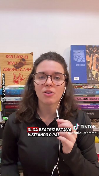 Você sabe o que e um vicaricídio? | vicaricídio é o crime pelo qual o homem m*ta filhos, irmãos, pais, avós, enteados ou conhecidos próximos de uma mulher a fim de torturá-la emocionalmente. Embora a Lei tenha surgido recentemente, a prática é antiga, e, desde tipificada, vem aparecendo sempre nos jornais em casos de violência contra a mulher. | Olga Beatriz de apenas 12 anos pode ser um exemplo desse crime violento - m*rta pelo próprio pai em um espancamento brutal decorrente de