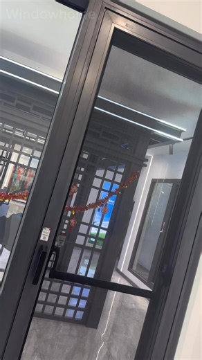 This is a forward-sliding window supported by hinges on all four sides. The sash moves outward evenly while remaining securely supported. Designed for stable opening, safety, and controlled ventilation. #slidingwindow #outwardwindow #hingedwindow #aluminumwindow #windowsystem #modernarchitecture #buildingmaterials #ventilationsolution | Window Home