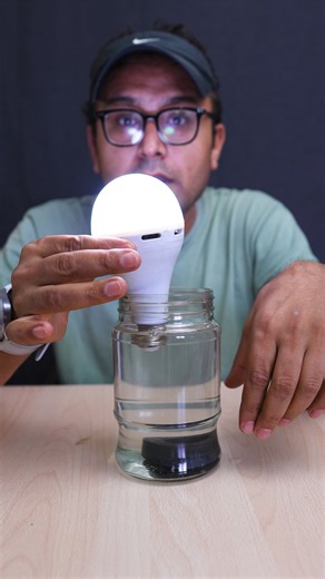 Making an emergency light source using salt water and magnets? 💧🧲💡 . . . #reelschallenge #reelsviralシ #fyp #diy#lifehacks #experiment #reelsvideo #lifehacks #viralpost #experiment #science #viral #viralvideochallenge #experience #fypppppppppppppppppppppppppppppppppppppppppppppppppppppppppppppppppppppp #fyp #fypchallenge #fyp #diy #lifehacks #experimentalart #ScienceExperiment #LifeHackTest #OrangePeelFire #DIYTest #physics #hack | Rooz Media