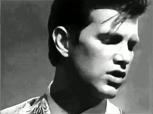 Chris Isaak - Blue Hotel | Tune Of The Day | Hit Channel