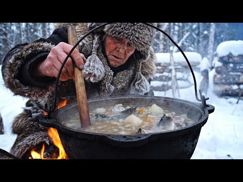 90 Years Old Woman Fishing in the Coldest Place on Earth! Surviving in Russian Yakutia -71 °C Alone!