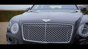 Vergleich MTM-Leistung mit Serienleistung: Max. Leistung kW/Umin (Serie): 404 / 6000 Max. Leistung kW/Umin (MTM): 504 / 5800 Max. Drehmoment Nm/Umin (Serie): 770 / 1960 - 4500 Max. Drehmoment Nm/Umin (MTM): 890 / 3350 V-max (Serie): 290 km/h V-max (MTM): gem. Reifenfreigabe (max.305) 0-100 km/h (Serie): 4,5 s 0-100 km/h (MTM): 3,6 s 0-200 km/h (Serie): 14,9 s 0-200 km/h (MTM): 12,5 s | MTM Motoren Technik Mayer