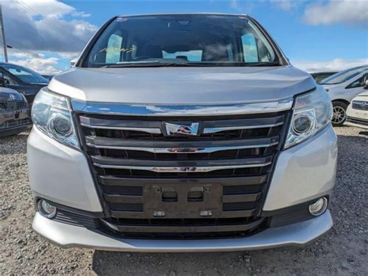 2017 Toyota Noah for Sale in Ghana - 8 Seater