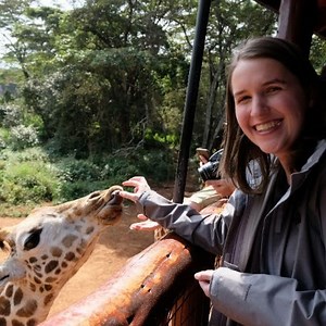 708K views · 637 shares | Taylor Demonbreun (USA) is one seriously dedicated traveler. At the age of 24 she's become the fastest person to visit all sovereign countries, in just 554 days ✈️ | Guinness World Records | Facebook