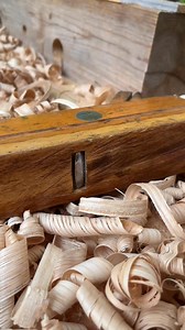 Do you know? ***spoilers*** This is a scrub plane. It's the predecessor to a thickness planer. It's used for hogging material away and leaves distinctive divots in the wood. #carpentryskills #carpentrywork #carpentry #carpenter #woodwork #woodworking #woodworker #timberframing #timberframe | Appalachian Wood Homestead