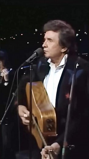 Johnny Cash sings the powerful song Ghost Riders In The Sky 1987 pt4