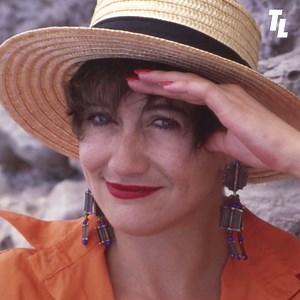 Caroline Loeb fête aujourd'hui ses 64 ans 🎂 L'occasion de se réécouter "C'est la ouate" | Télé Loisirs