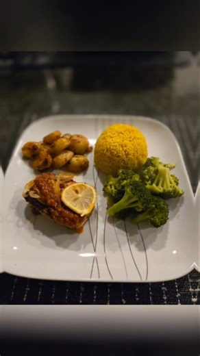 Salmon Sunday is a tradition at our house for a reason 🍽 ❤️ #sundaydinner #salmonsunday