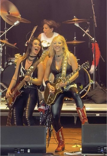 Vixen performing “Edge Of A Broken Heart” at the M3 Rock Festival in Columbia, Maryland on May 4, 2025. #Vixen #VixenBand