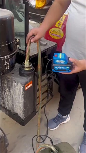 ⚡ Pompe d'aspiration électrique au lithium Sans fil, puissante et prête pour toutes les tâches de transfert : ✅ Liberté sans fil : alimentée par une batterie lithium-ion, sans contrainte de câble, prête à l'emploi partout ✅ Puissante et efficace : forte aspiration, transfert rapide des liquides, adaptée à de multiples scénarios ✅ Performances durables : construction robuste autonomie prolongée pour un fonctionnement sans souci et résistant. ✅ Portable et facile à utiliser : compacte et légère, i