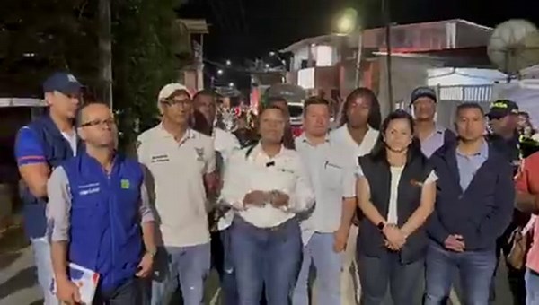 Se restableció el tránsito en la vía Quibdó–Medellín tras acuerdo entre autoridades y transportadores