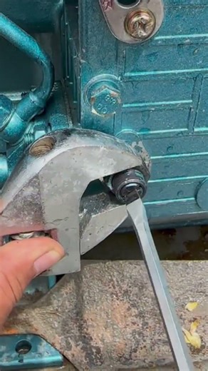 Clever Way To Remove Stuck Screws Using A Wrench Lever