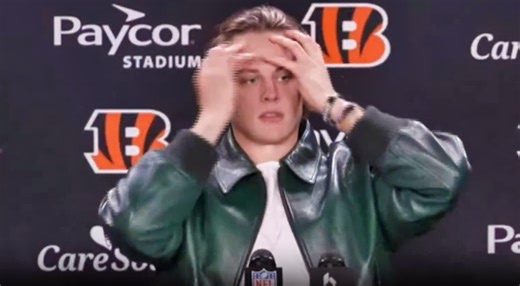 Joe Burrow’s Weird Behavior During Postgame Press Conference Is Going Viral [VIDEO]