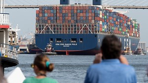 Big crowd welcomes biggest ship ever to visit Port of Savannah, the CMA CGM Marco Polo
