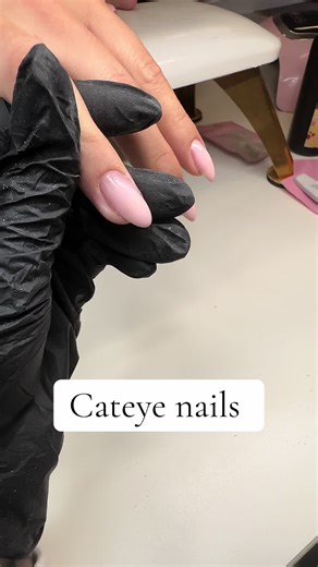 Easy Cat Eye Gel Polish Tutorial for Stunning Nails