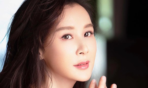 Mỹ nhân 'Tiểu Lý phi đao' sống tự tại