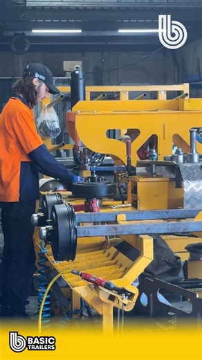 Take a quick behind-the-scenes look at the team bringing our trailers to life - every weld, every bolt, every detail done right Quality you can see. Built local, built strong 💪 📞Got questions? Call 𝟏𝟑𝟎𝟎 𝟕𝟕𝟎 𝟕𝟕𝟎 #basictrailers #behindthescenes #trailers #cartrailers #bts #australianmade #supportsouthaustralia #trailers #tradie #trailersales #cartrailers | Basic Trailers