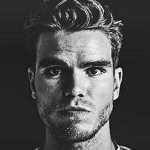 JJ Julius Son – Age, Bio, Personal Life, Family & Stats | CelebsAges