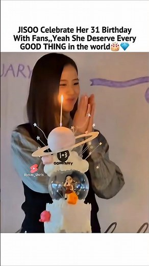 Jisoo Celebrate Her Birthday with fans.🎂✨️ #블랙핑크 #blackpink #jennie #lisa #rosé #jisoo