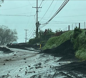 Kona storm causes flooding, road closures across Maui County