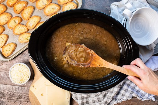French Onion Soup - Easy Slow Cooker Recipe - The Magical Slow Cooker