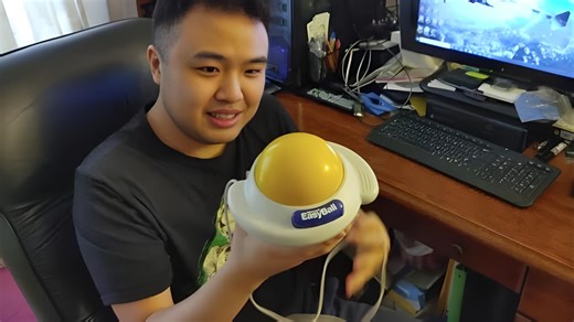 Playing Halo with a Microsoft EasyBall mouse